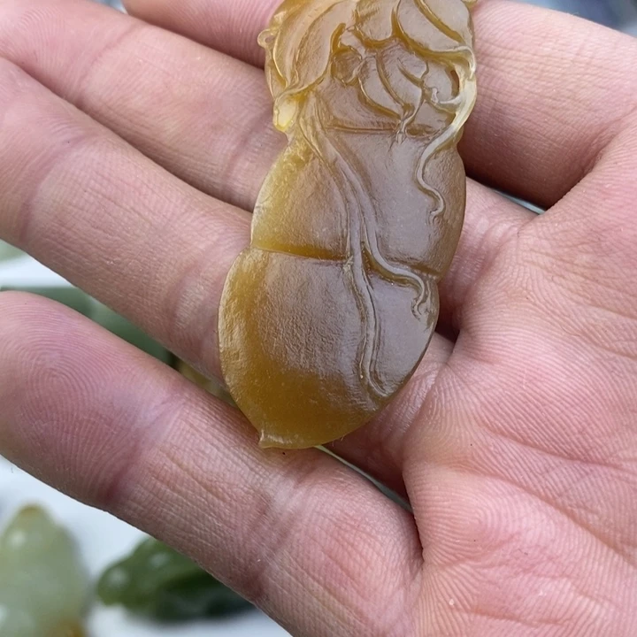 和田玉（糖玉）未镶嵌颈饰