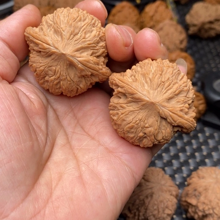 把件文玩核桃43绣球