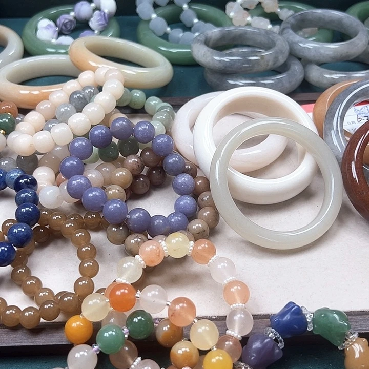 绝***趾石英质玉手镯未镶嵌