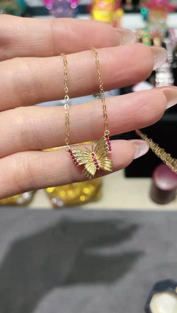 18K金镶嵌天然红宝石项链蝴蝶款