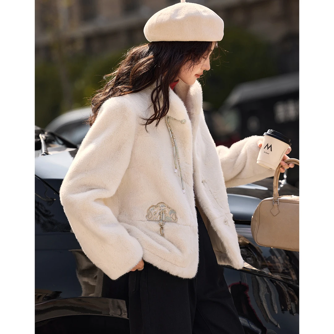 沫晗依美【时髦国风优雅气质百搭环保皮外套】2025冬新款保暖外套