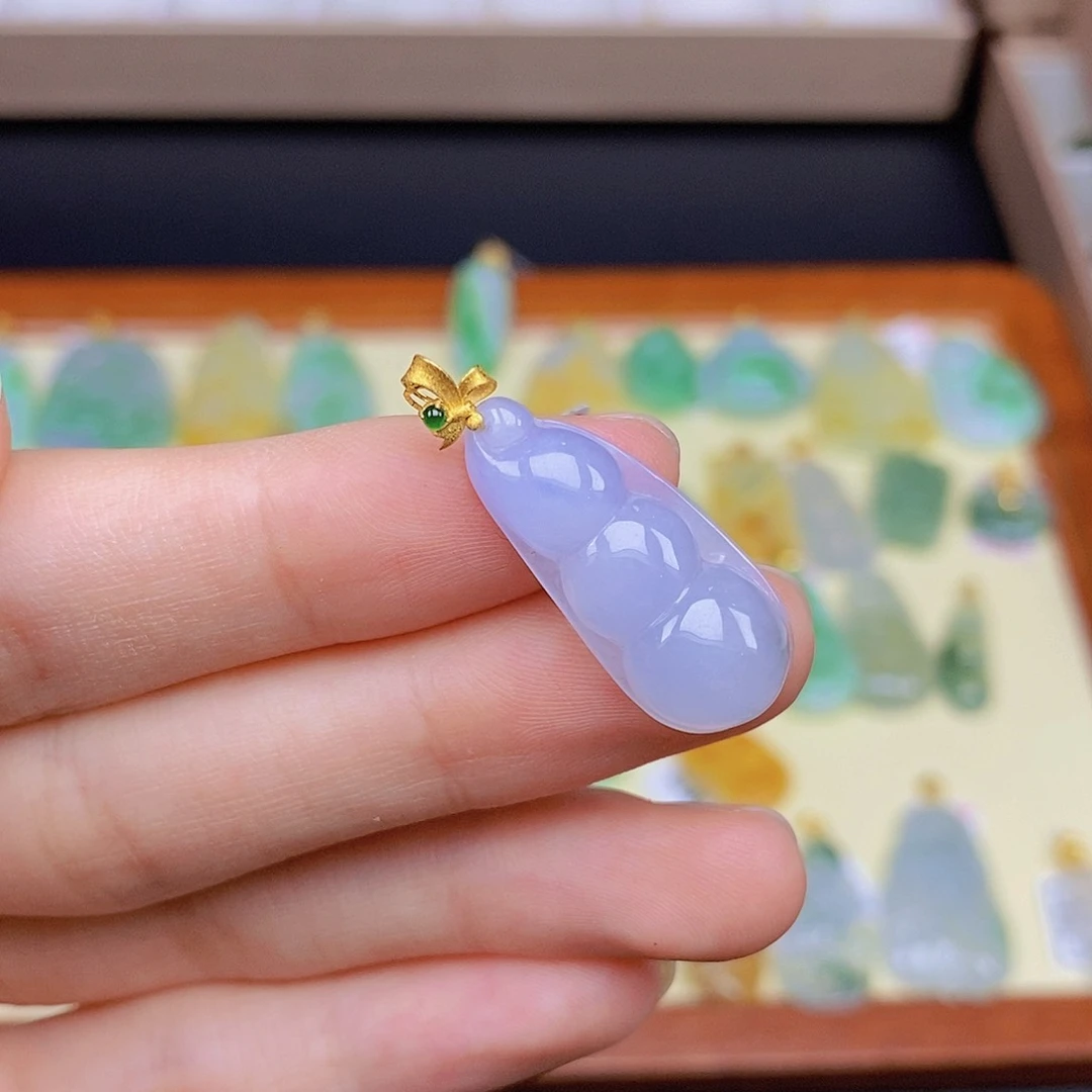 翡翠颈饰18K金镶嵌翡翠