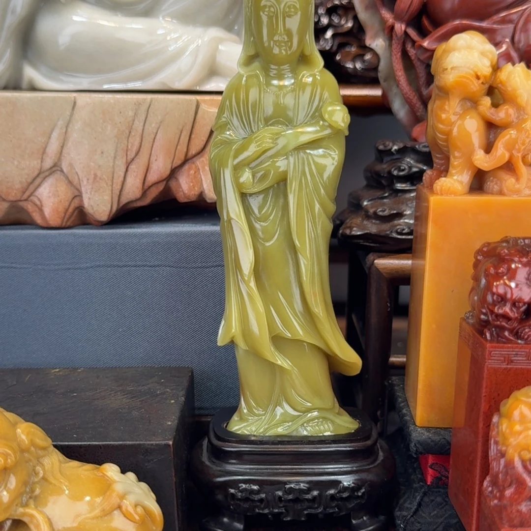 梦***奇寿山石精品艾叶绿观音