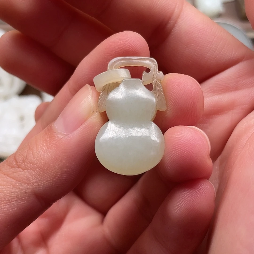 米***勒和田玉未镶嵌挂件