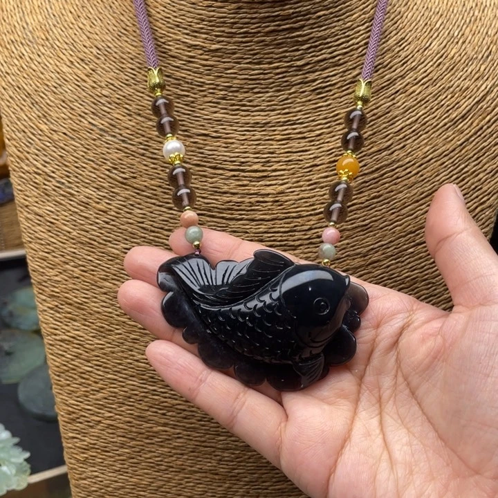 蛇纹石玉吊坠合金