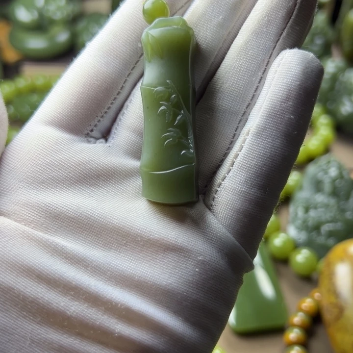 岫岩老玉（透闪石质玉）未镶嵌挂件