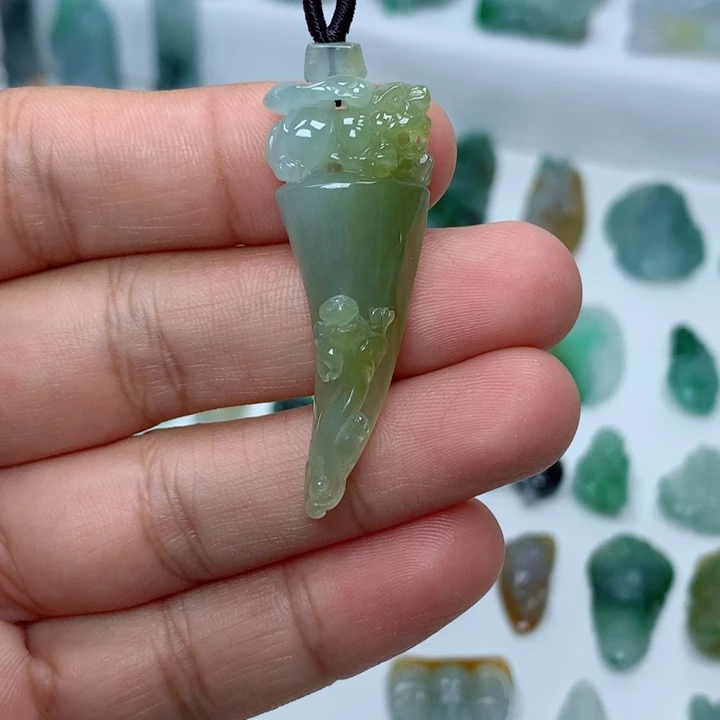 吊坠(不含链)未镶嵌翡翠