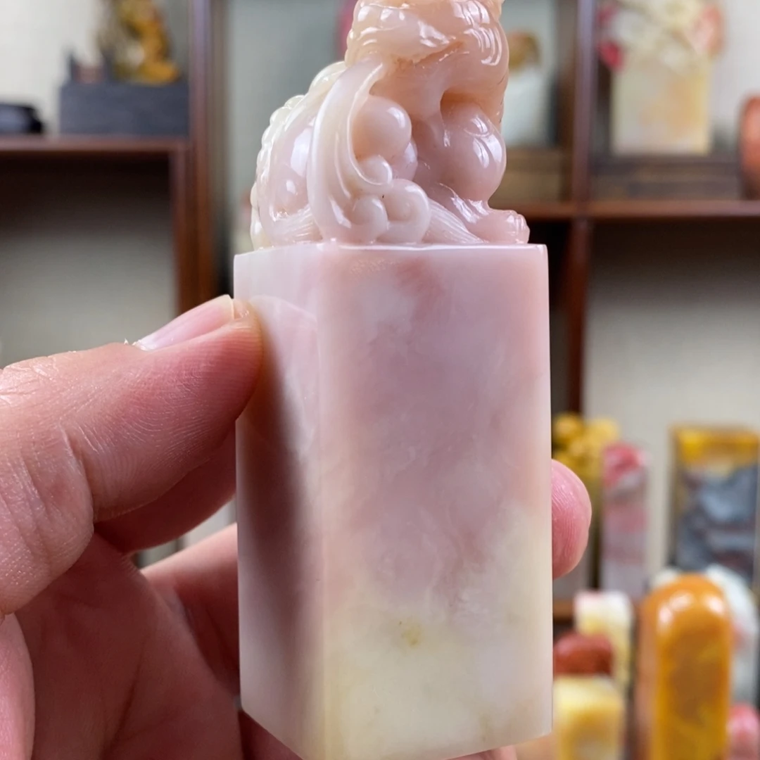 巴林石印石巴林石粉冻手工雕古兽钮章正章