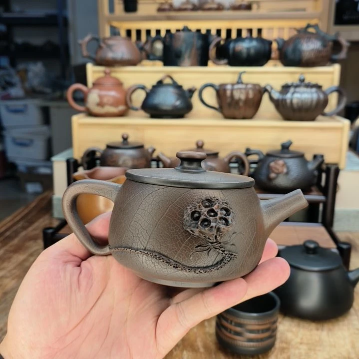 云南建水紫陶茶壶