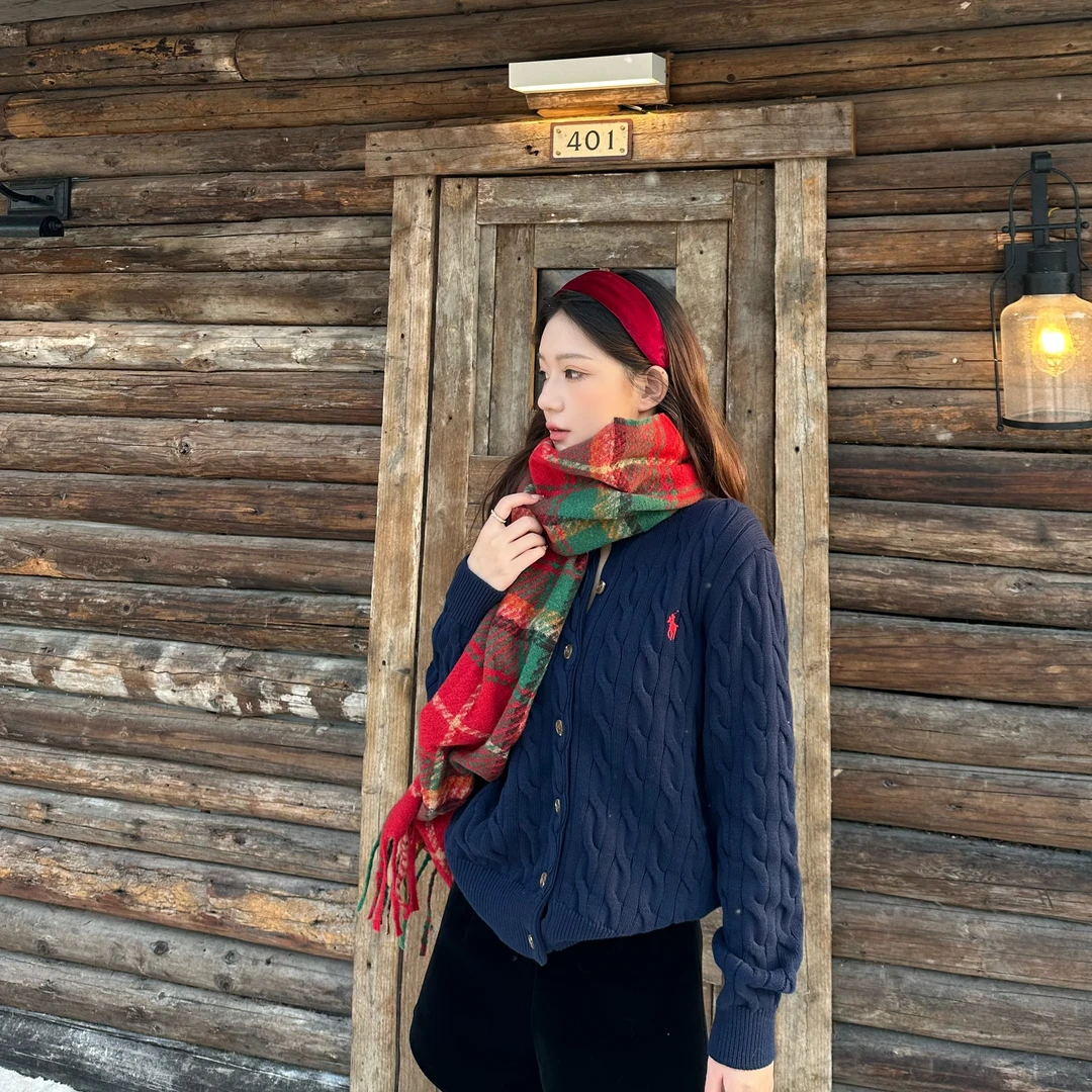 容姨专属刺绣小马中麻花九色纽扣针织开衫