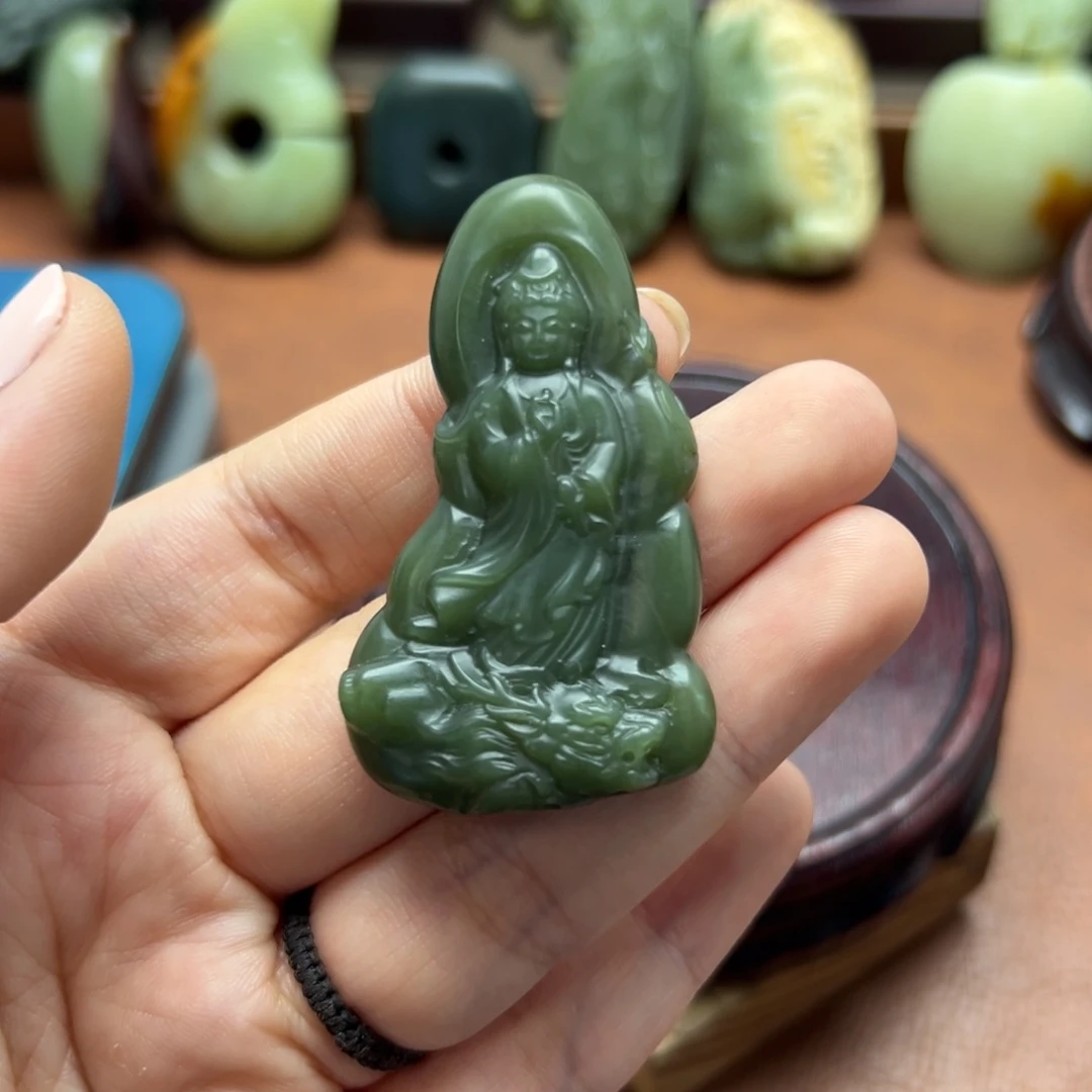 和田玉未镶嵌珠宝奇石