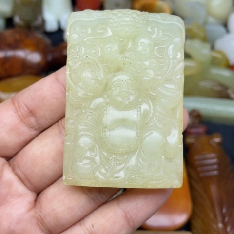 蛇纹石玉未镶嵌颈饰89