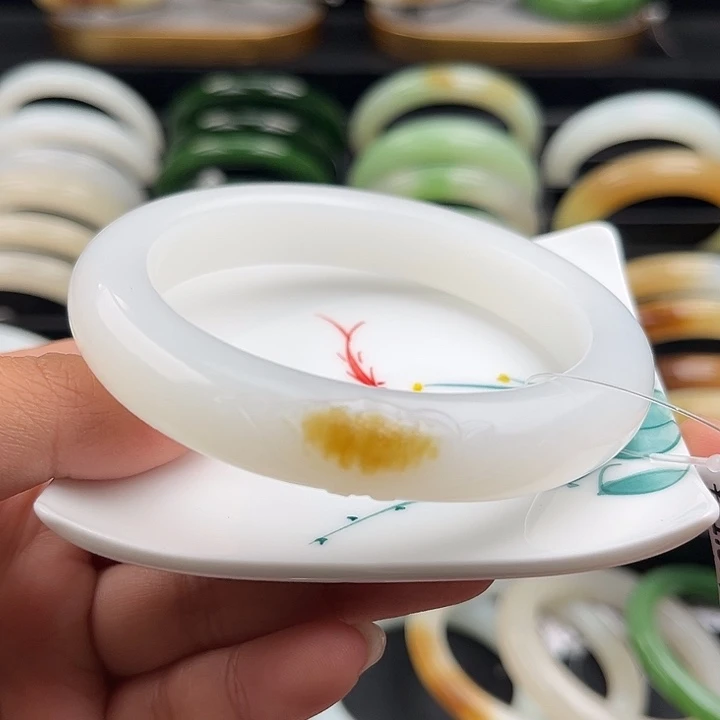 和田玉手镯未镶嵌58.5（性价比很高！）