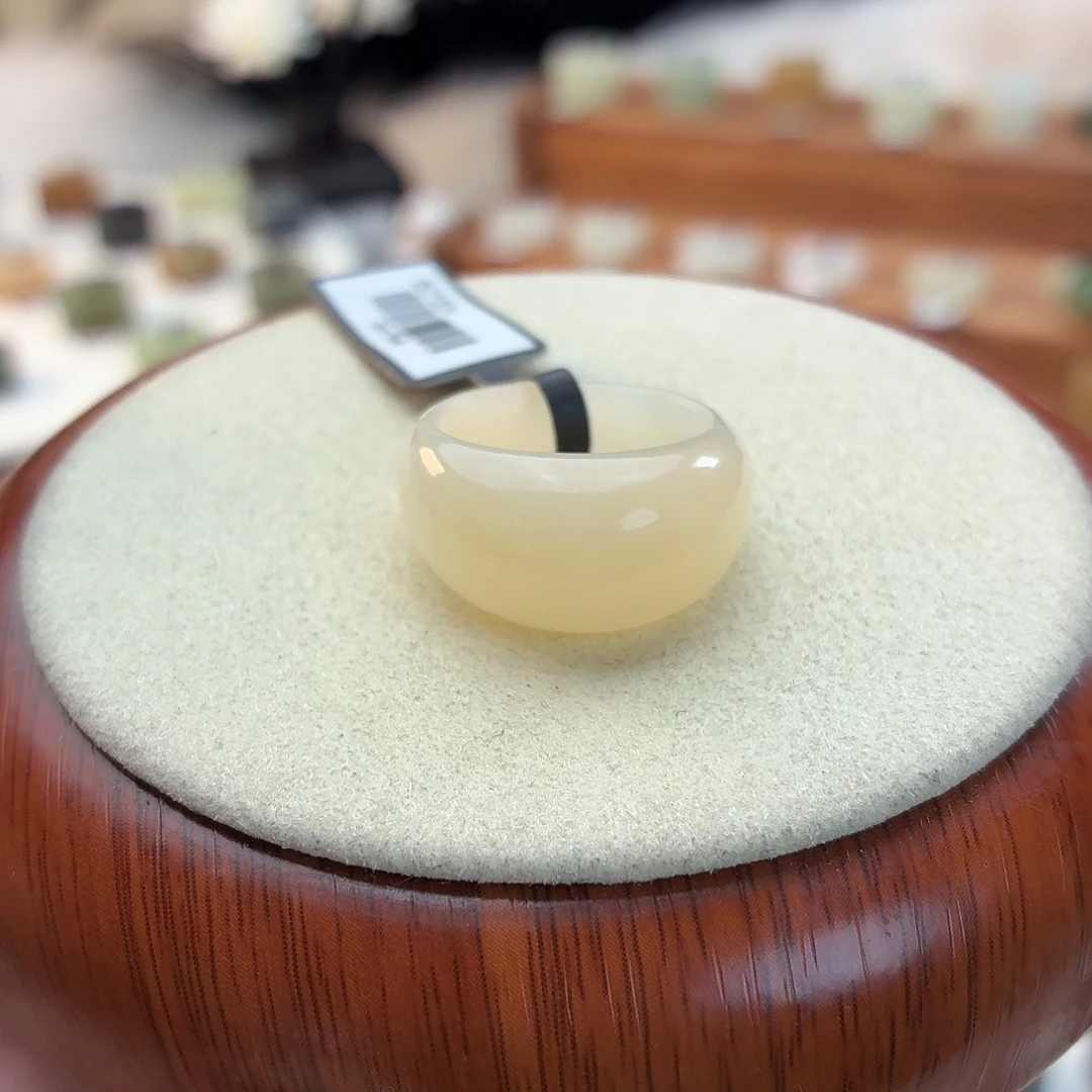 二****和田玉未镶嵌戒指i28粉糖馒头18.2mm买断不退换