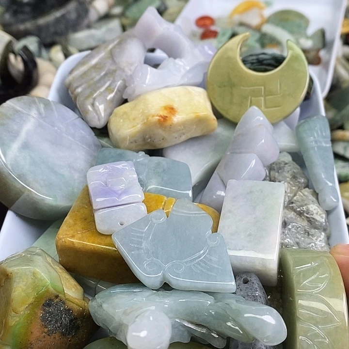 风***钟翡翠未镶嵌颈饰天然翡翠35