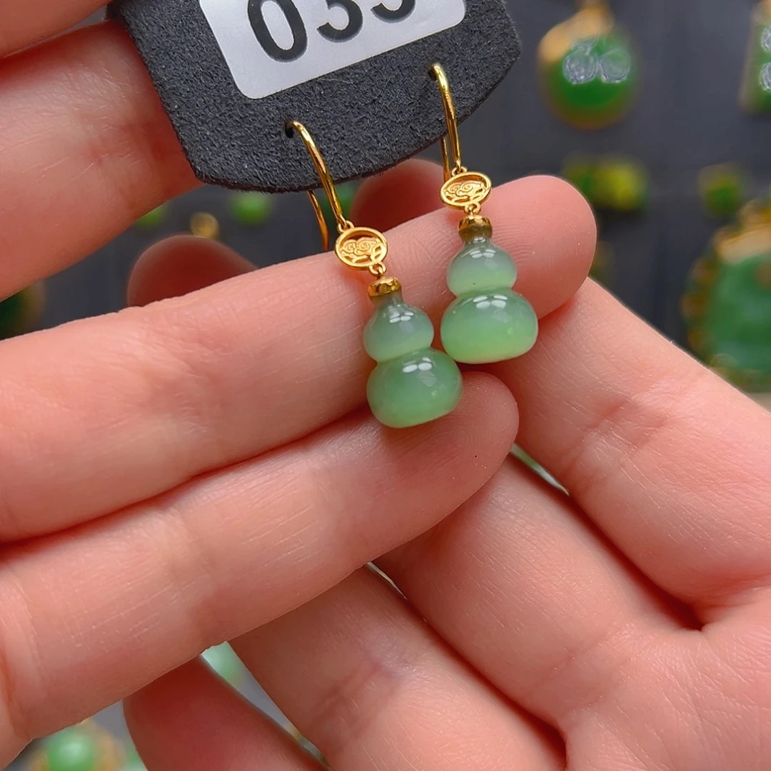 和田玉18K金镶嵌耳饰