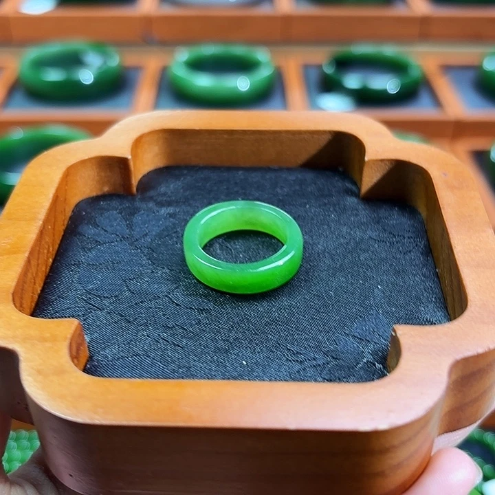 和田玉（碧玉）未镶嵌戒指