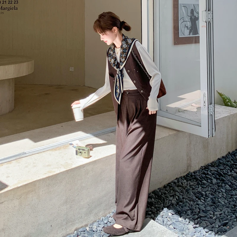 复古棕色休闲风套装裤女2025秋季新款开衫马甲阔腿裤两件套赠丝巾