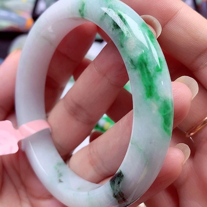 翡翠未镶嵌手镯翡翠