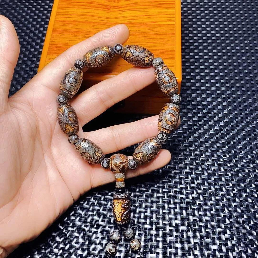 玛瑙/玉髓手链未镶嵌开***?