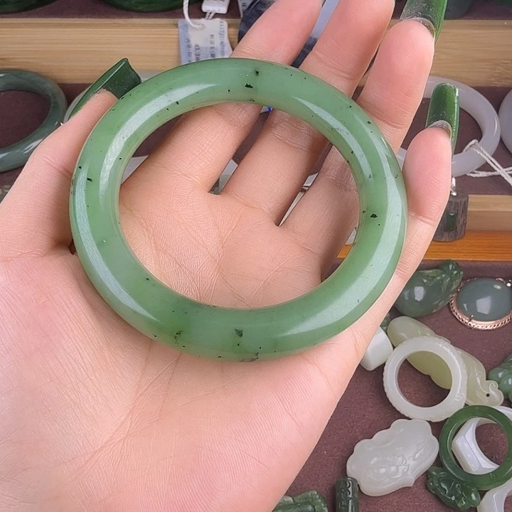 和田玉（糖玉）未镶嵌手镯