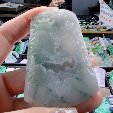 颈饰未镶嵌翡翠一个