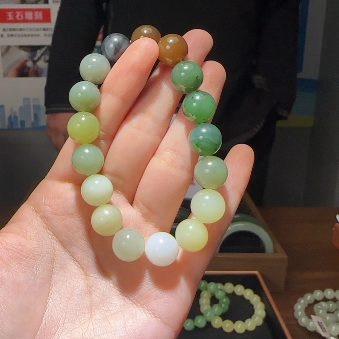 和田玉未镶嵌车挂