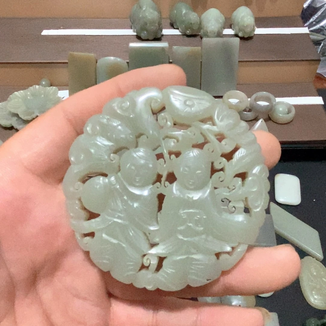 和田玉未镶嵌颈饰张***了033