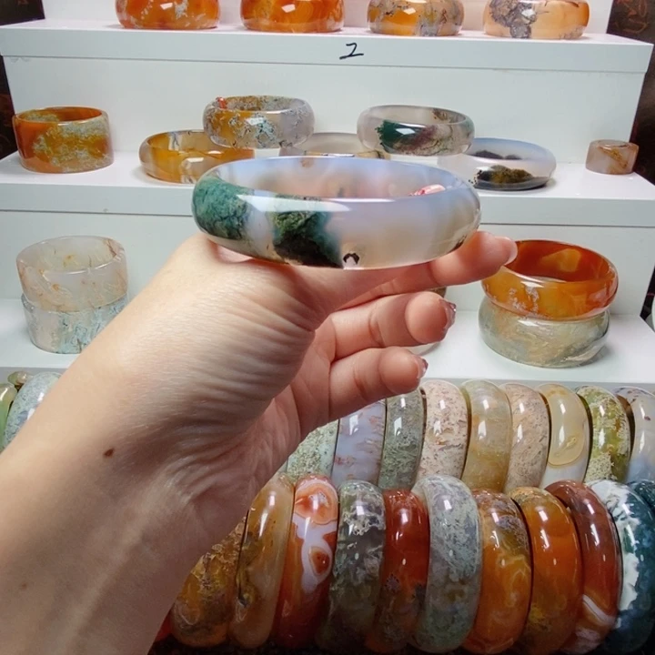 玛瑙/玉髓手镯未镶嵌63