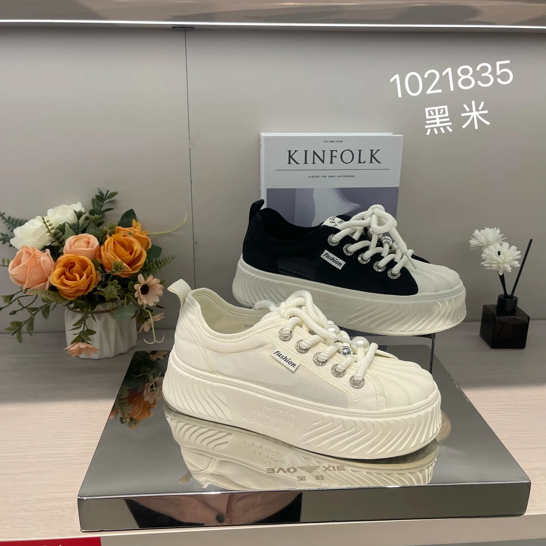 Qin&beale/千佰莉时尚休闲板鞋1021835