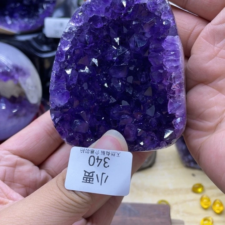 未镶嵌水晶大型摆件（非配饰）