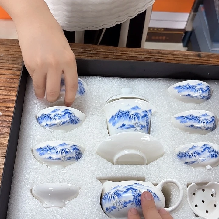 孤品茶具套装等。