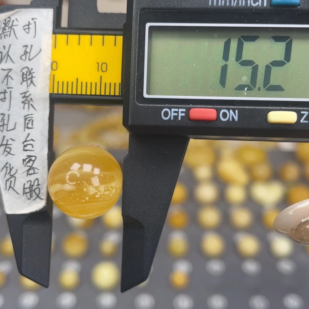 琥珀未镶嵌裸石68