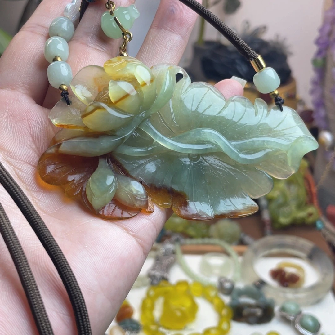 蛇纹石玉未镶嵌吊坠