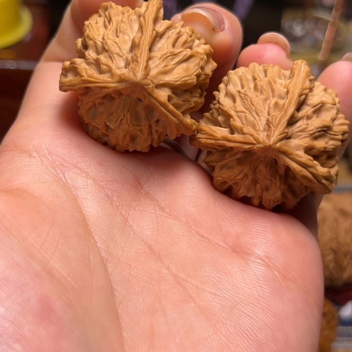 文玩核桃把件三棱45