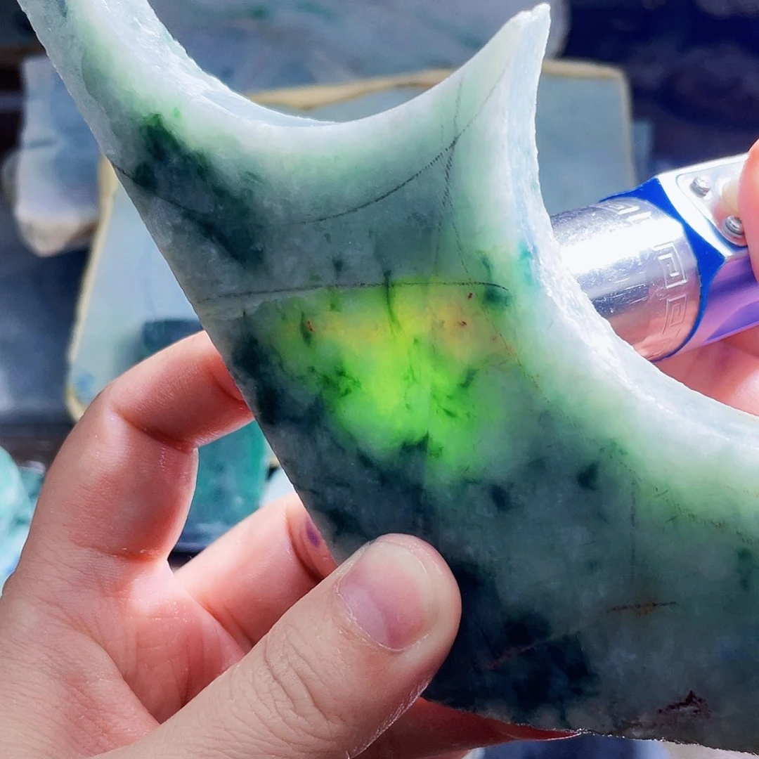 翡翠未镶嵌颈饰毛料39