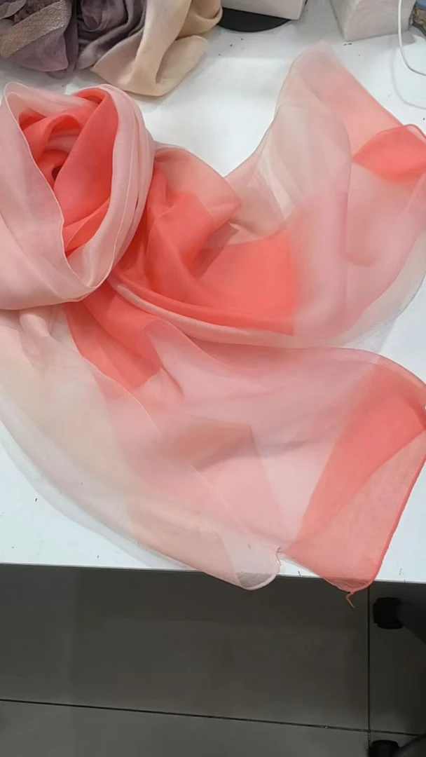 C208 微瑕 水蜜桃渐变桑蚕丝羊毛围巾丝巾披肩80*180