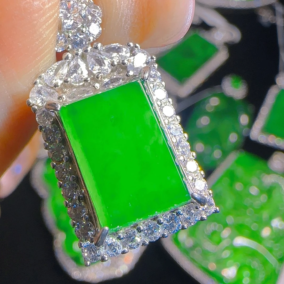 翡翠吊坠(赠链)银S925镶嵌