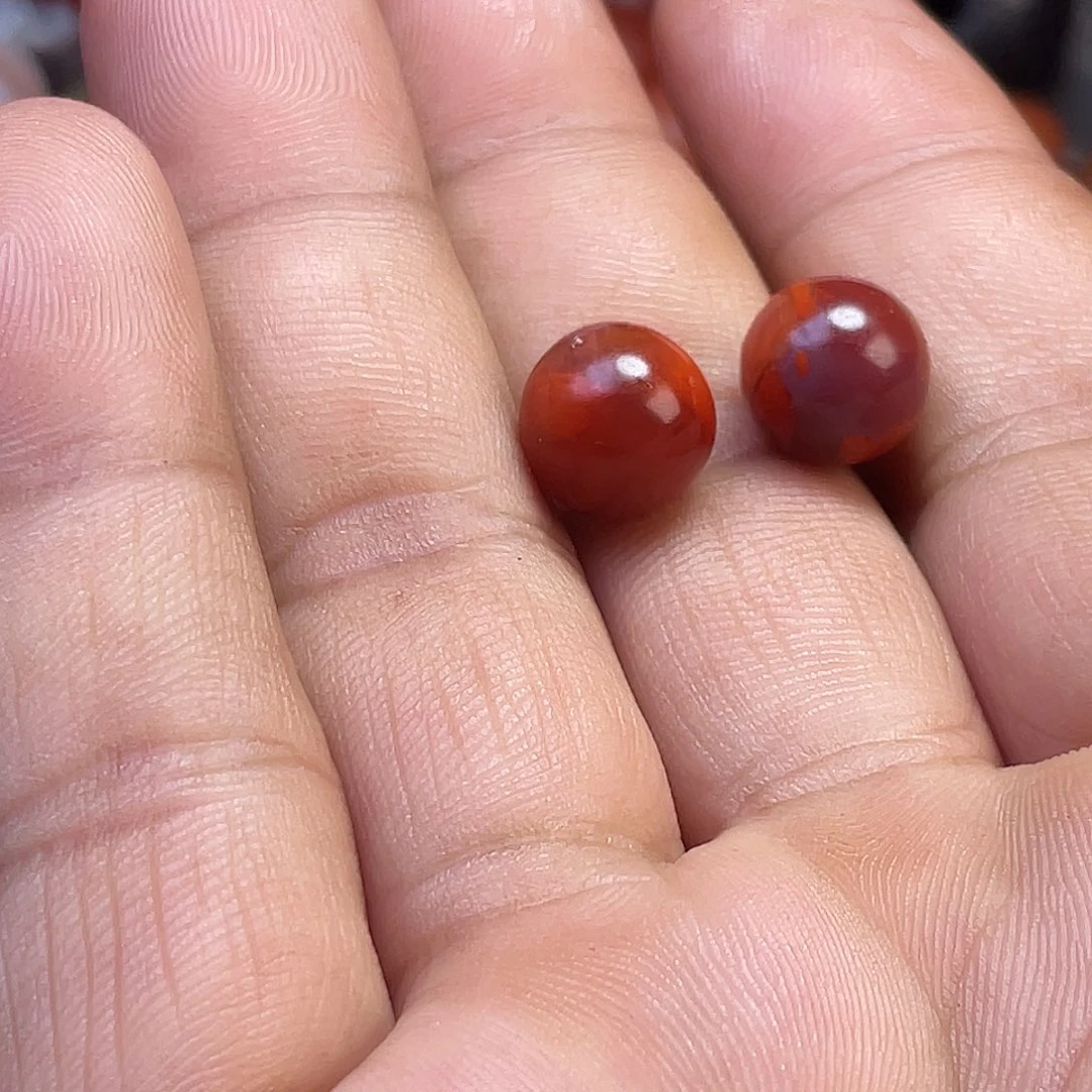 邙***鸿南红玛瑙未镶嵌珠子