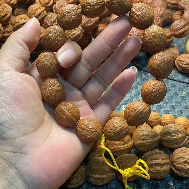 小***发文玩核桃手串红枣