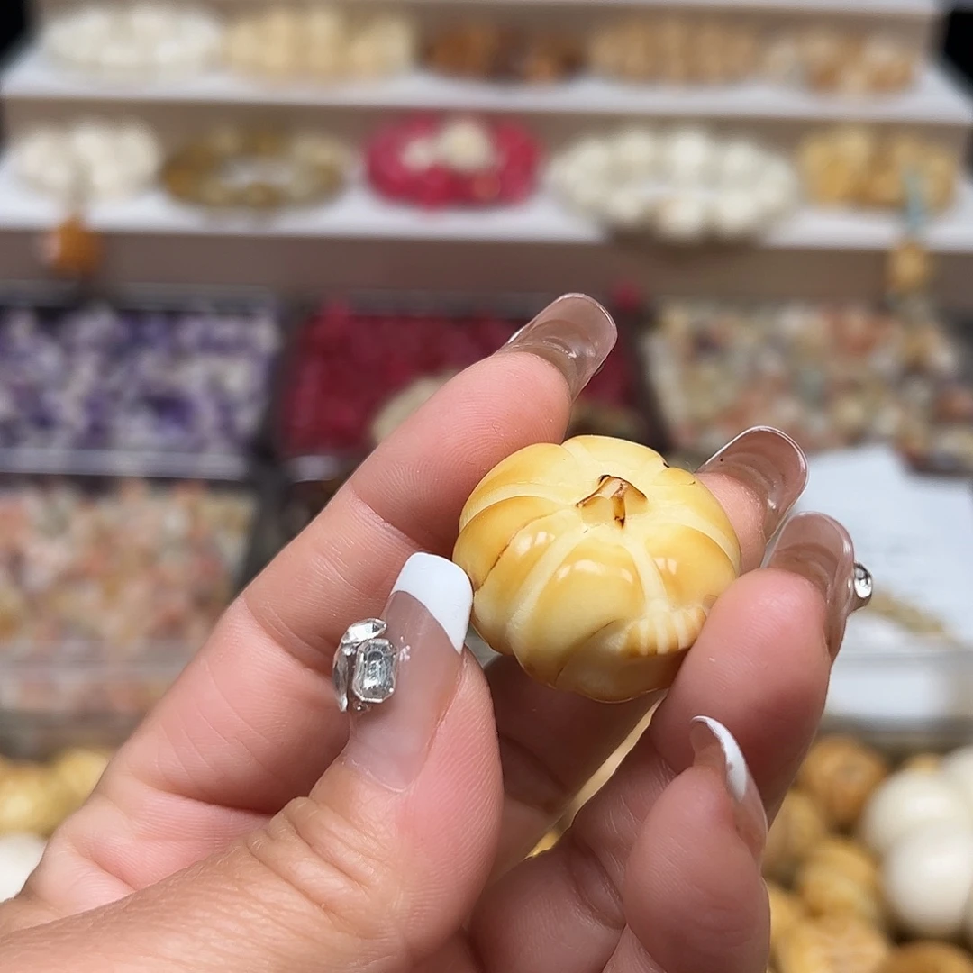 闽***湘手串菩提根/象牙果补8元
