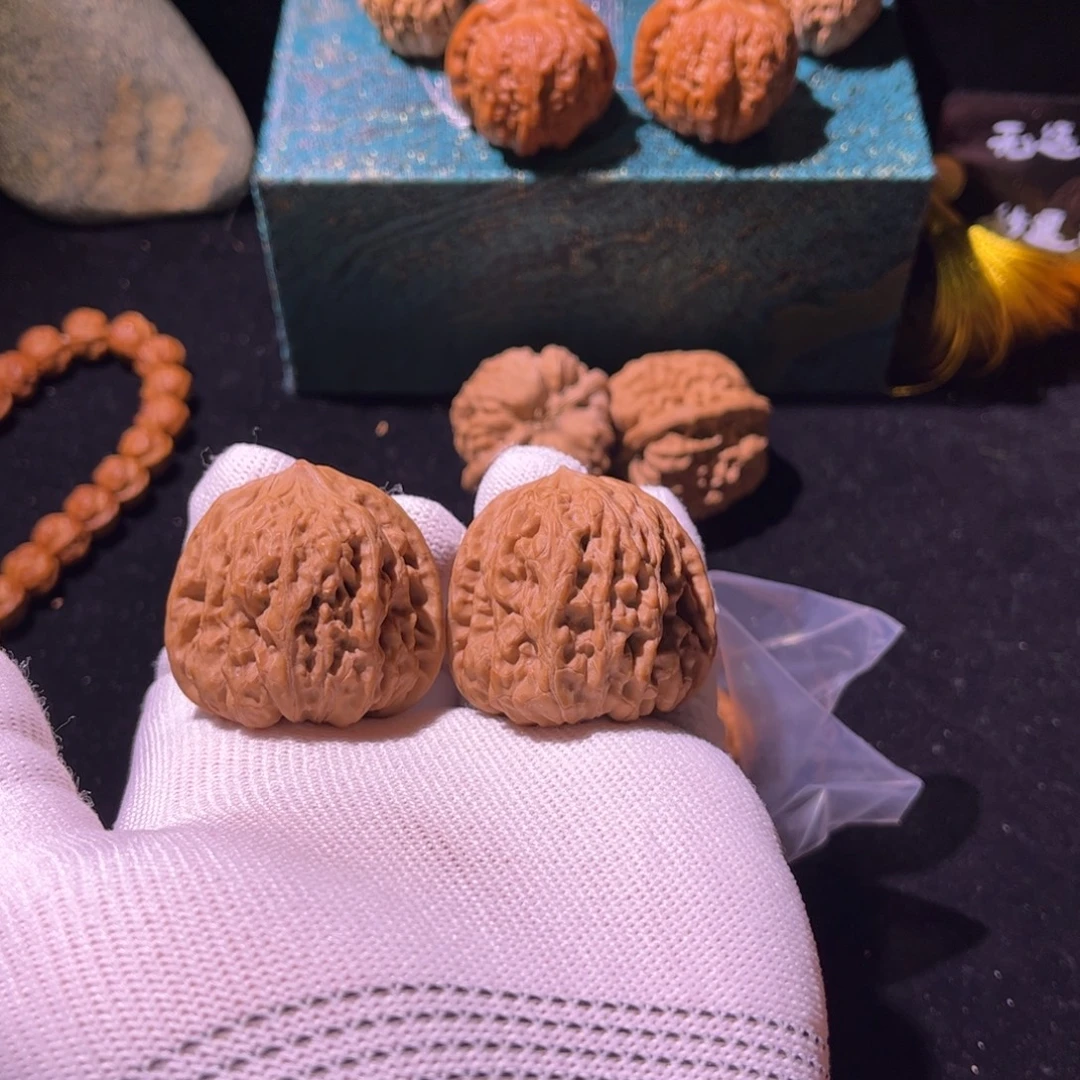 文玩核桃吊坠平谷凹底