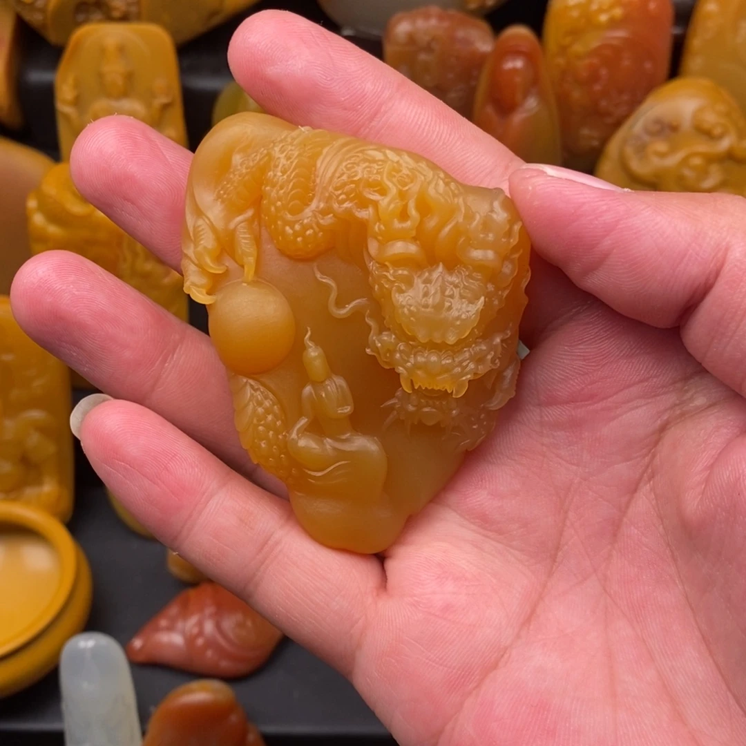 石英质玉未镶嵌颈饰