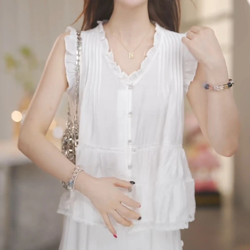 2025年夏法式V领木耳边少女感蕾丝边上衣LK2504823