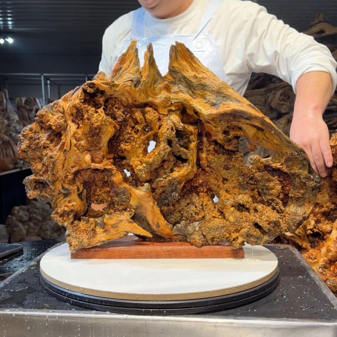 大***子木王一刀琥珀木摆件32