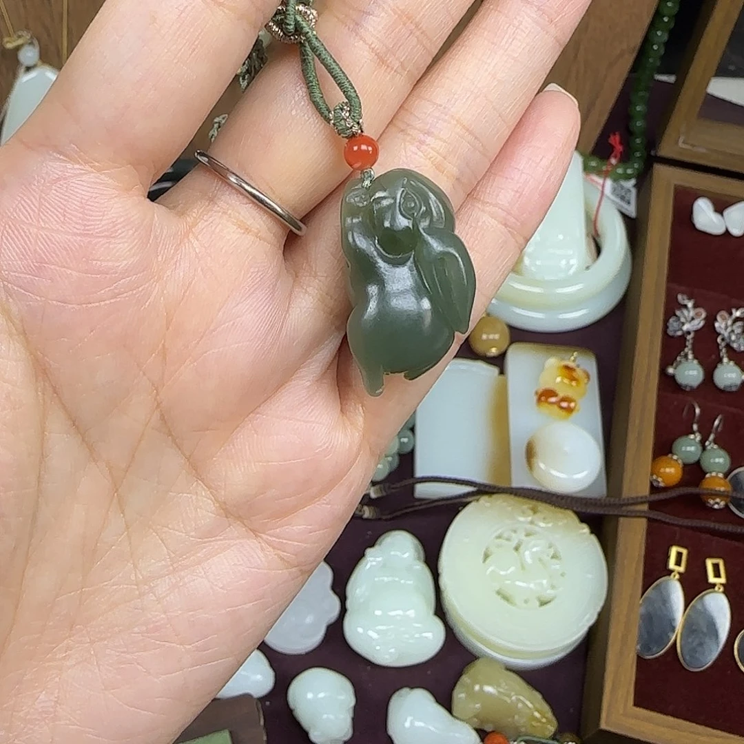 颈饰未镶嵌和田玉