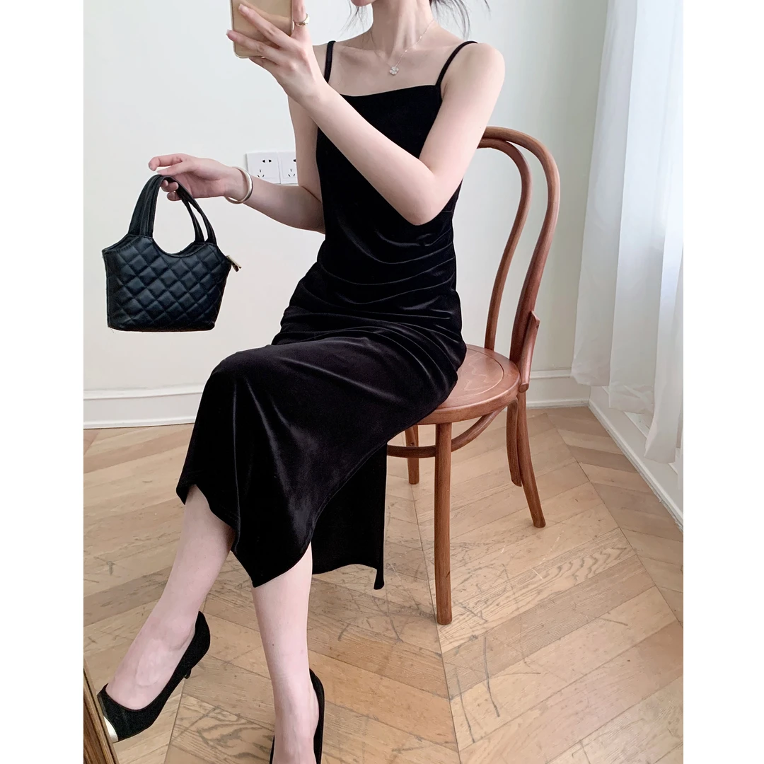 KIKI严选：5568-欧洲站南油秋季新款女人味十足褶皱丝绒连衣裙