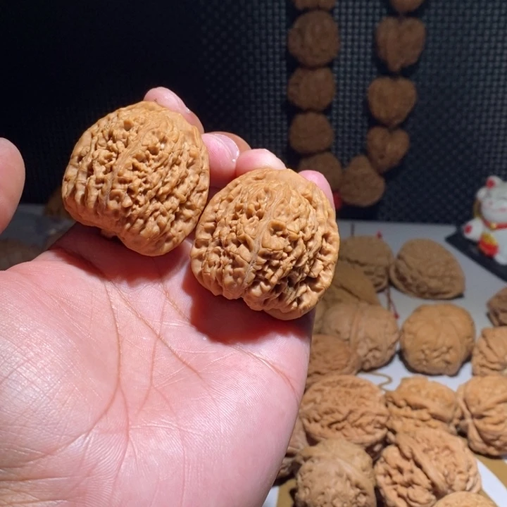 木质类睛*凝南疆石