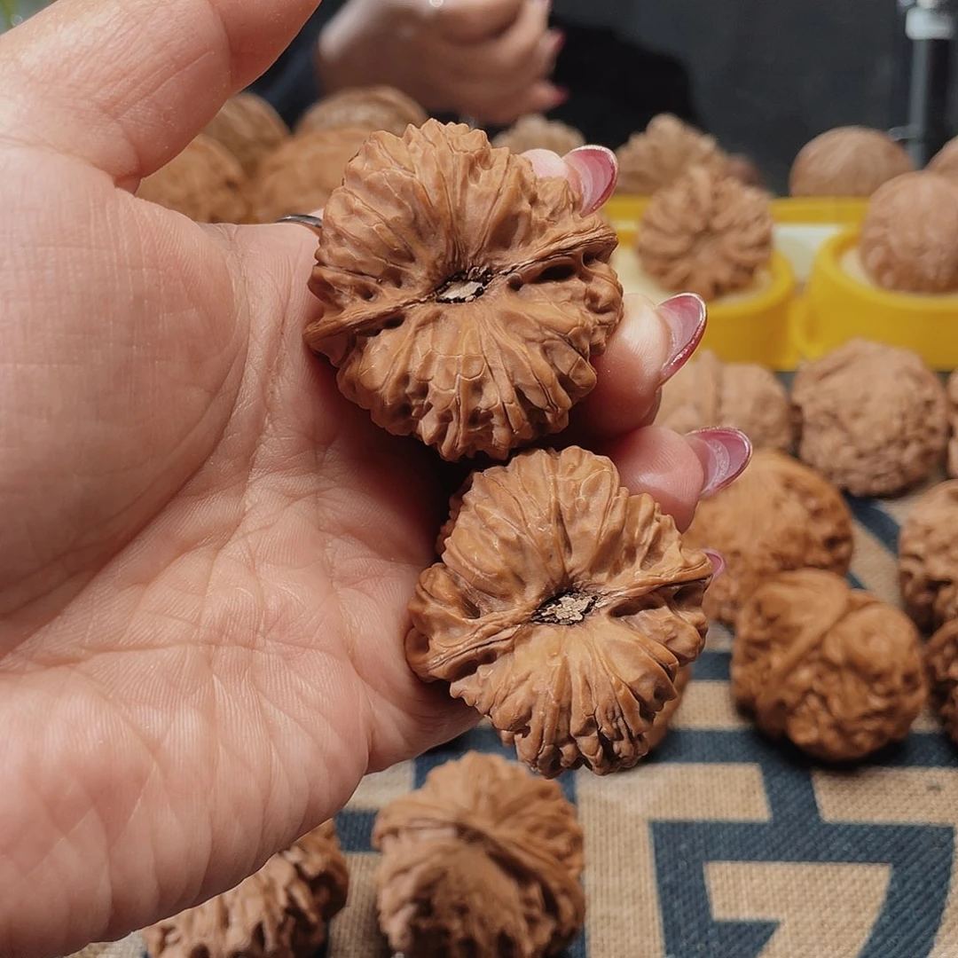 吊坠文玩核桃40平谷凹底