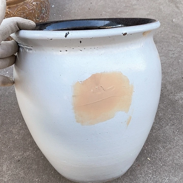 紫砂花盆口27高30瑕疵烧裂